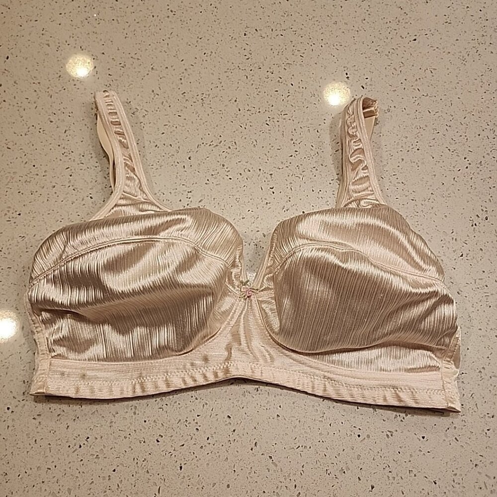 Vintage Kmart Bra 38D Ivory Wireless Lightly Lined